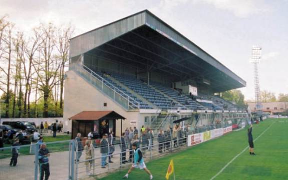 Stadion na Støeleckém Ostroví - Tribüne