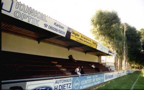 Günter-Reutzel-Stadion - Nahaufnahme Tribüne