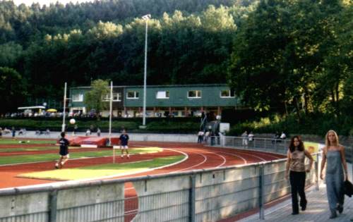 Nettetal-Stadion - Blick aus der Kurve ber die Gerade