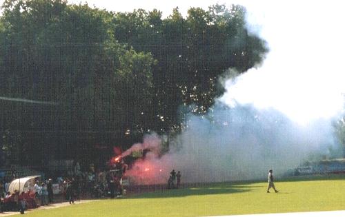 Stadion Rsselsheim - ... und mit Feuer