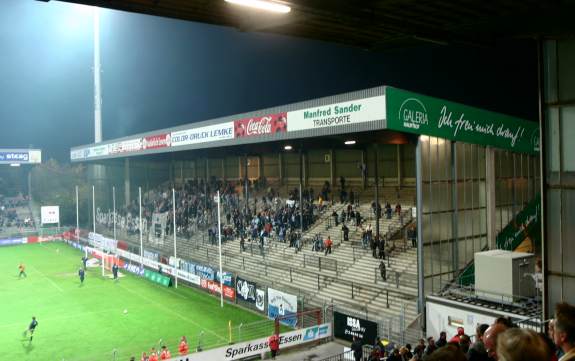 Georg-Melches-Stadion - Hintertortribüne
