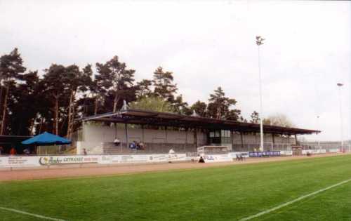 Stadion Am Halberg - Unterstand